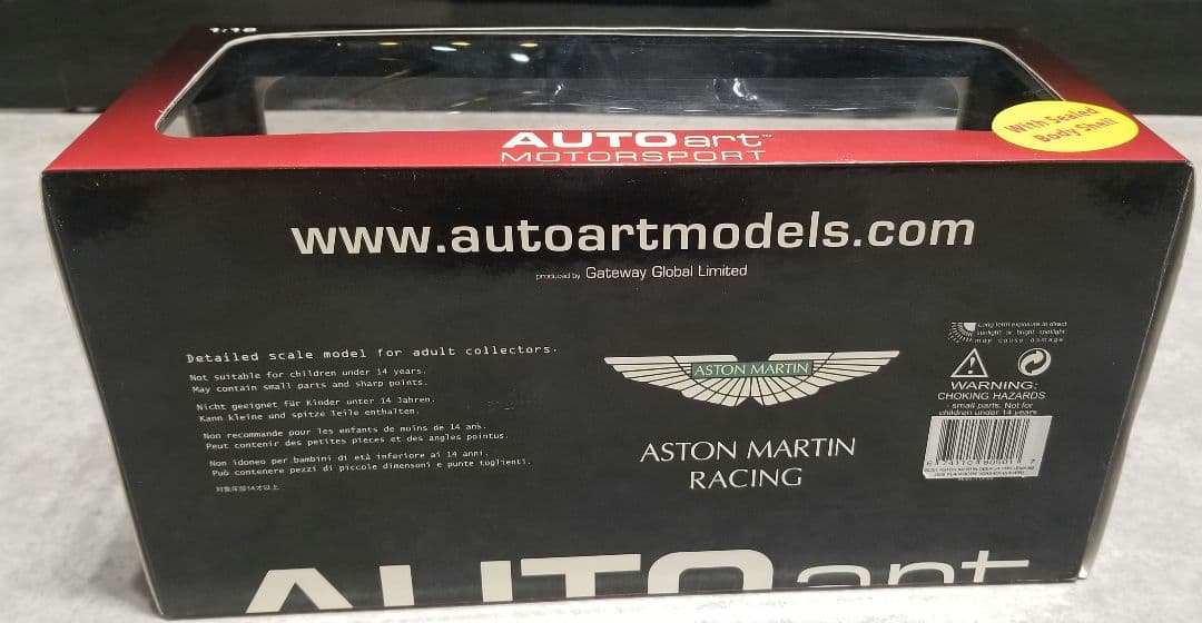 【レア　美品】オートアート1/18 アストンマーチン DBR9　プレーンボディ