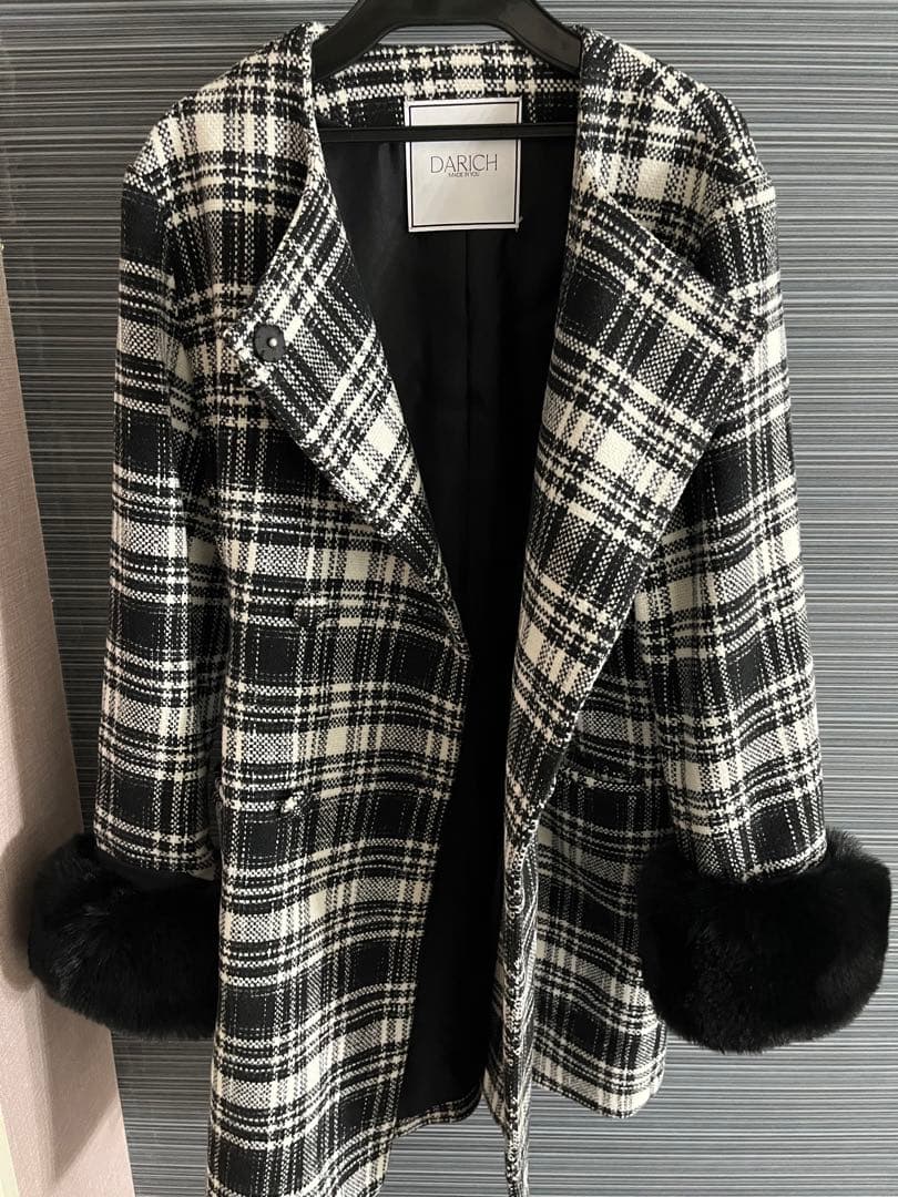 ダーリッチ　タックデザインチェックコート