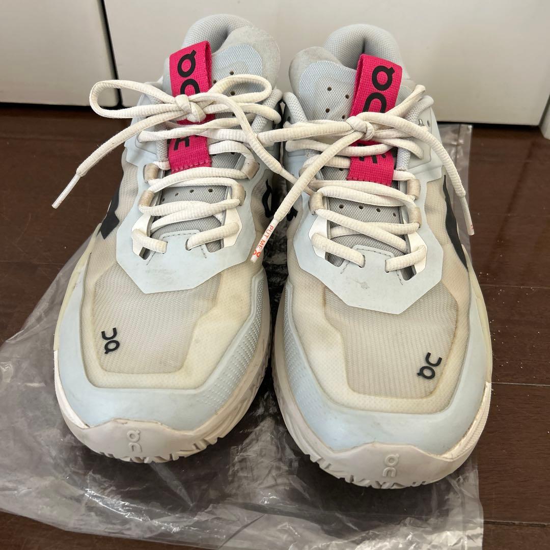 On テニスシューズ THE ROGER Pro 2 28.5センチ