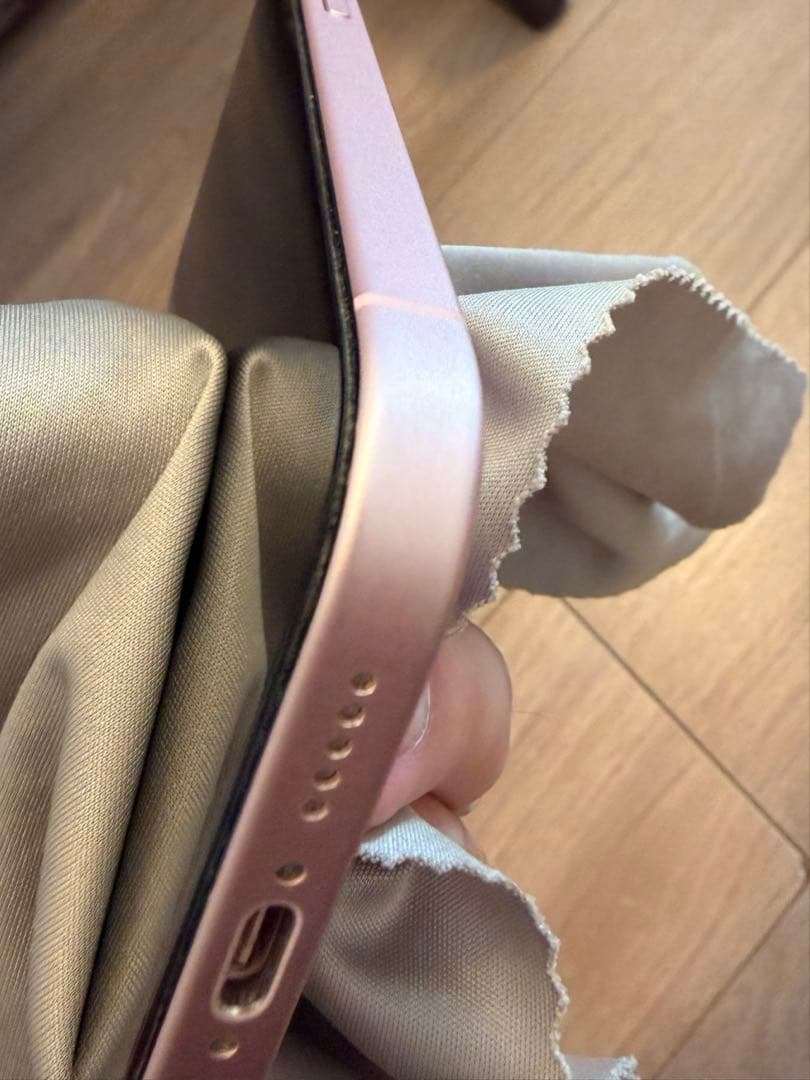 美品Apple iPhone 15 128GB ピンク