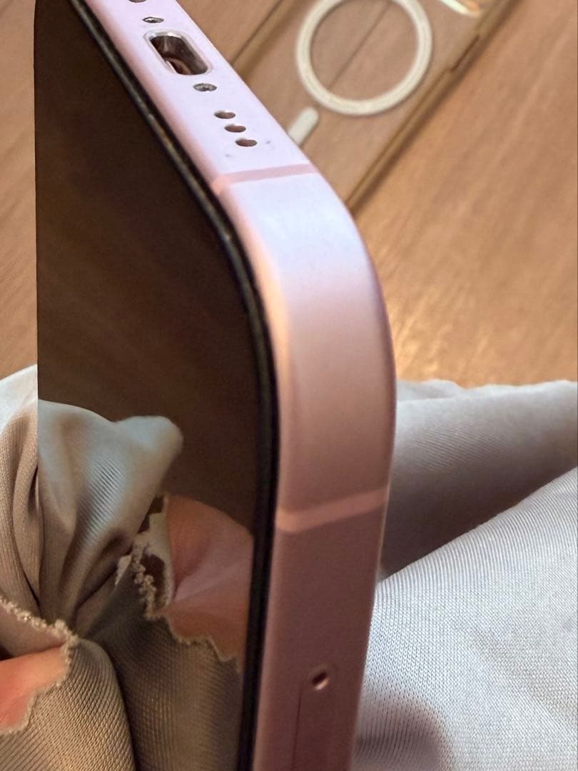 美品Apple iPhone 15 128GB ピンク