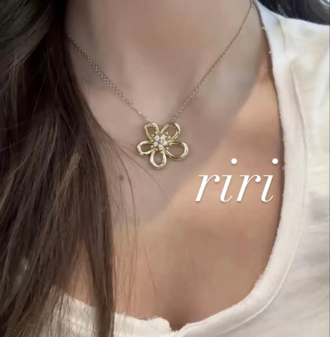 T*e様 感謝オークション！ YG 花形 フラワーレース ネックレス