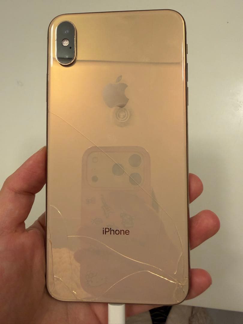 モ*ョ様 iPhone XS ゴールド 本体 背面ひびあり 64G Simフリー