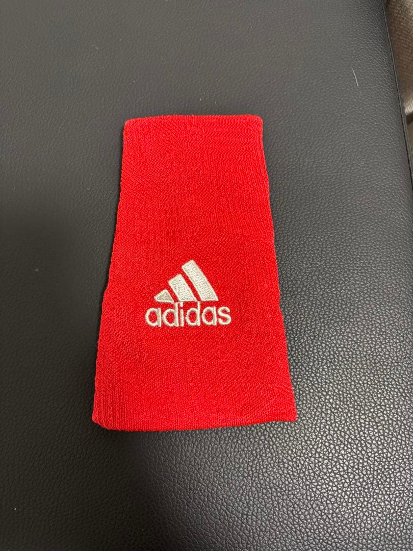 adidas リストバンド レッド　坂本勇人