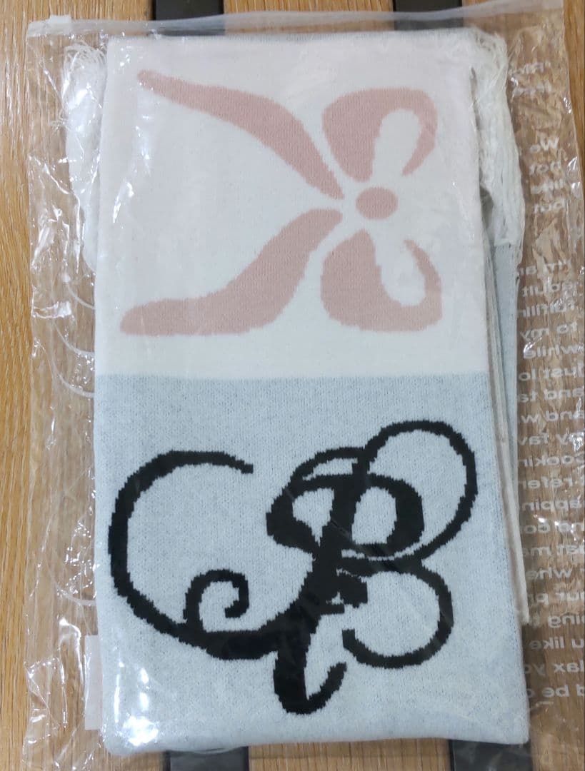 HELLO KITTY hug knit muffler / white キティ