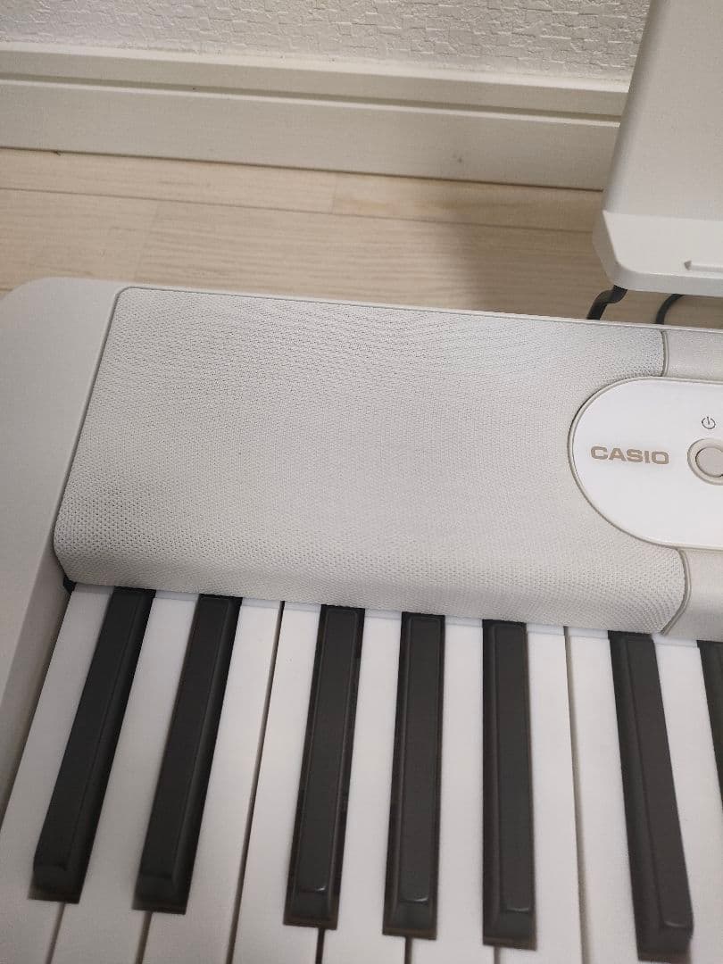 美品　カシオ　電子キーボード　LK-526 61鍵盤　光ナビゲーション