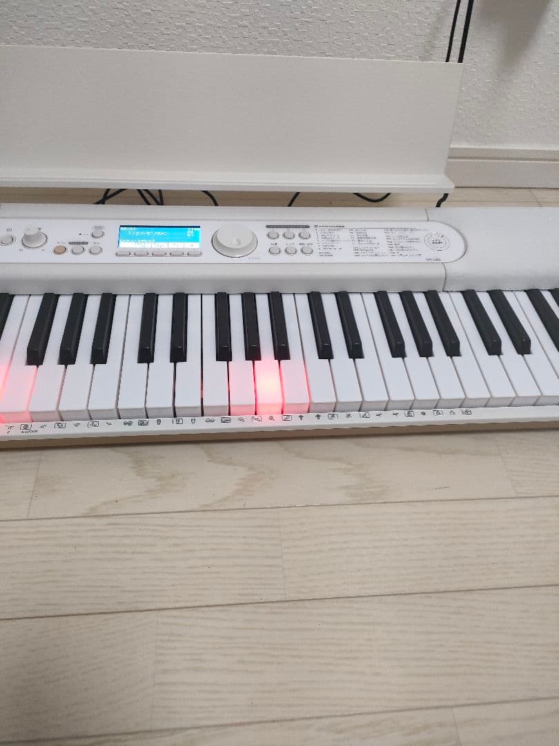 美品　カシオ　電子キーボード　LK-526 61鍵盤　光ナビゲーション
