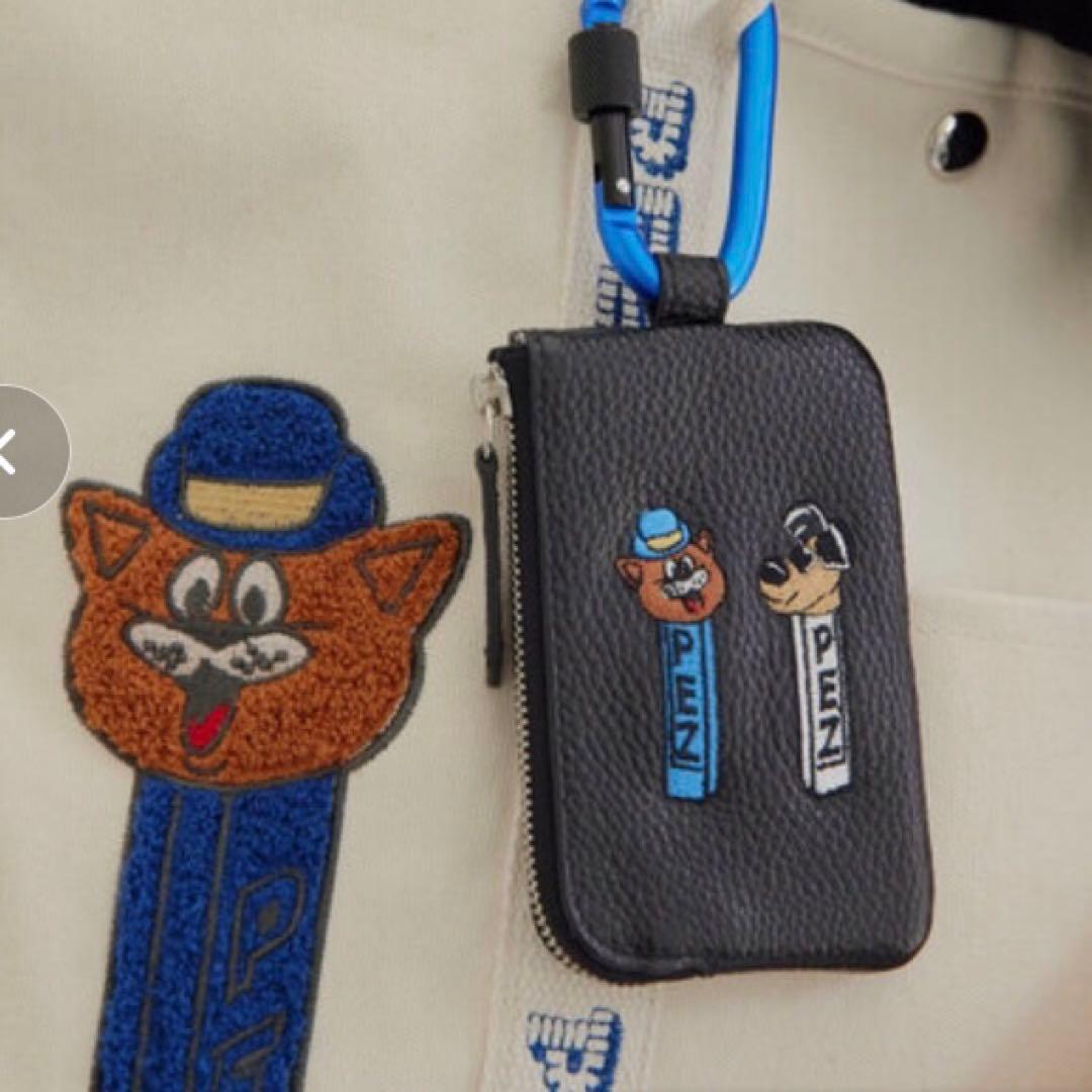 PEZ カラビナ付きパス&キーケース