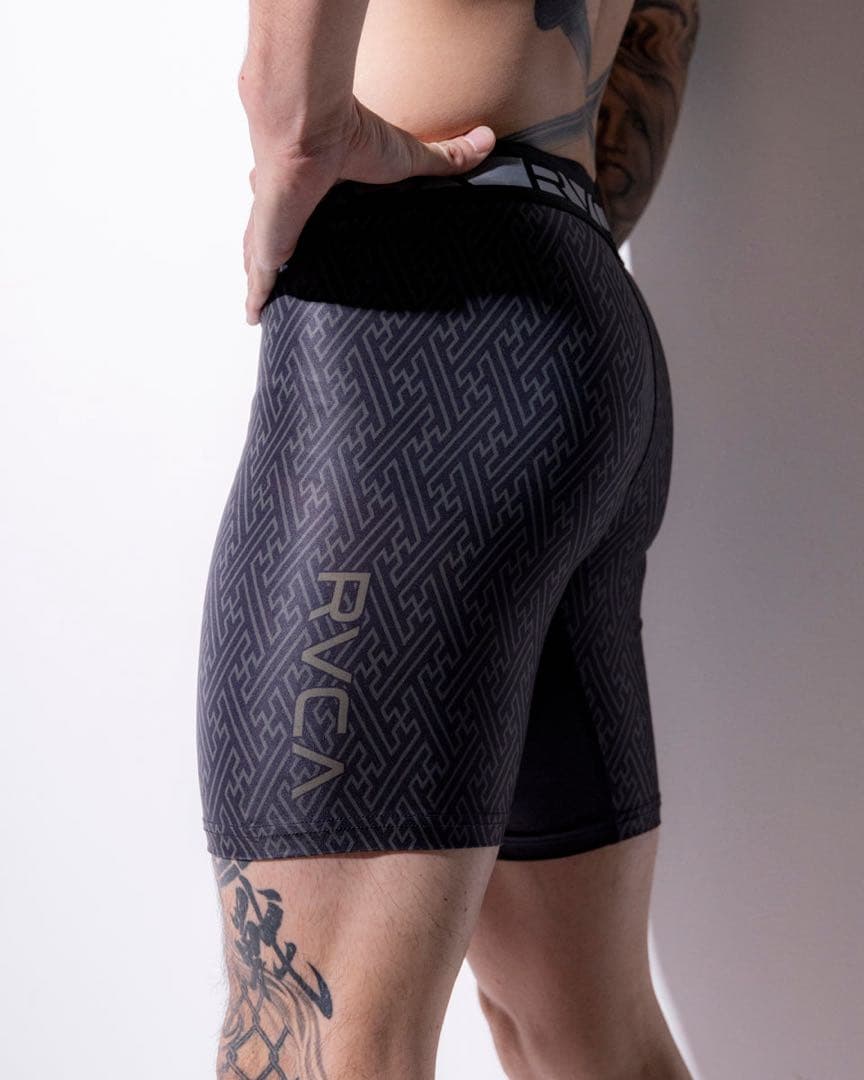 RVCA x KRAZY BEE x GAKKIN 復刻記念インナーショーツ」