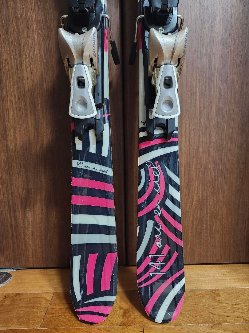 salomon スキー板　ツインチップ　141cm