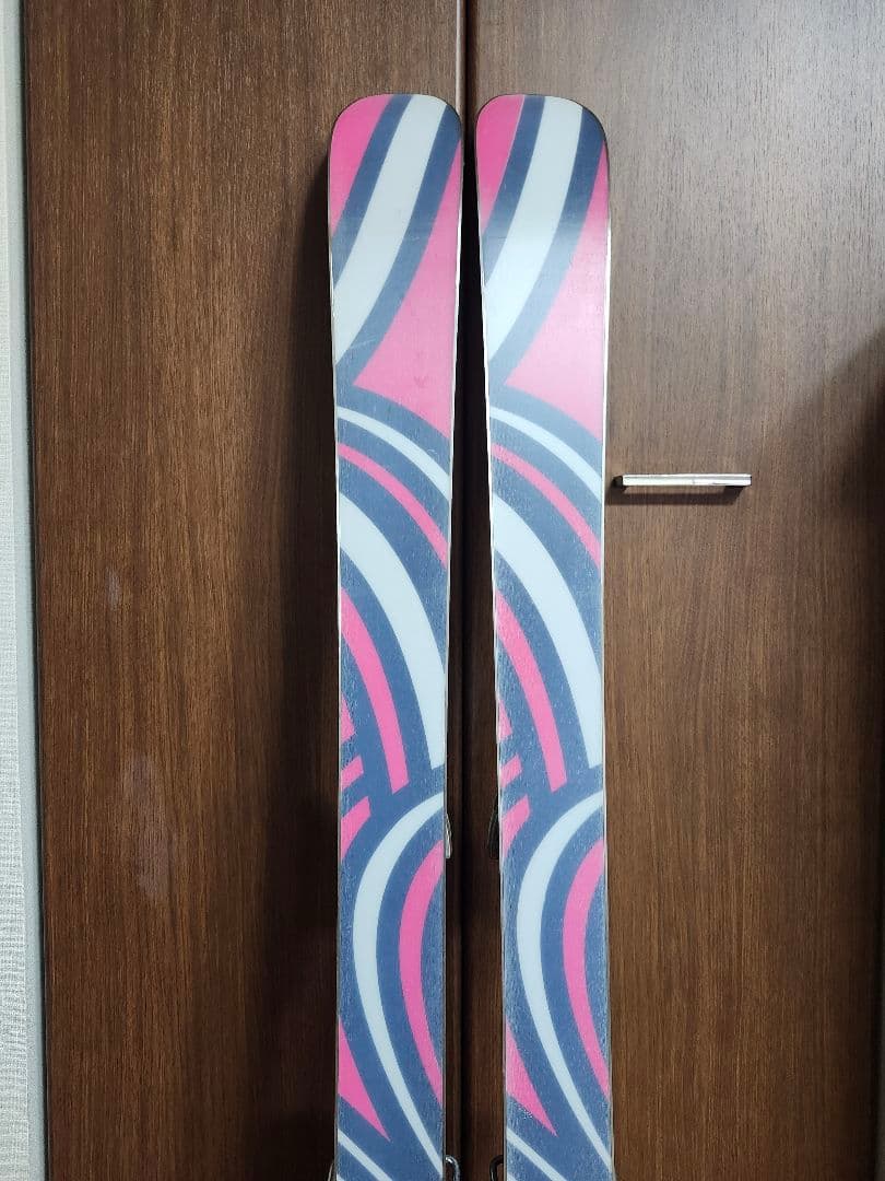 salomon スキー板　ツインチップ　141cm