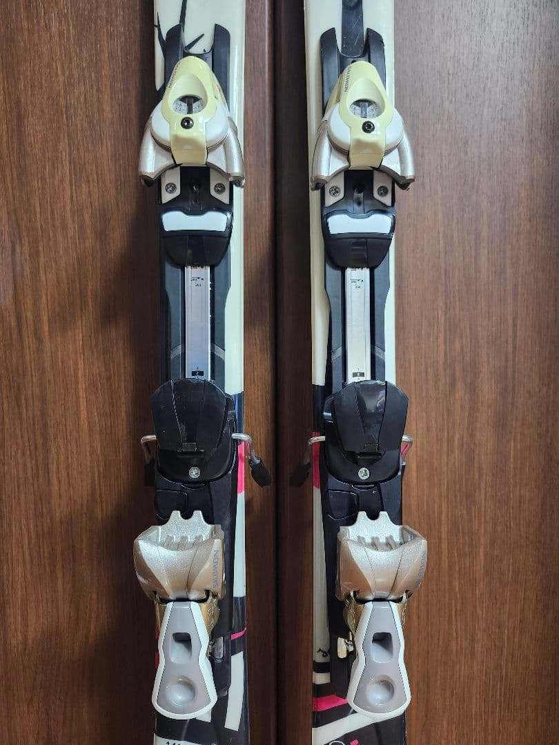 salomon スキー板　ツインチップ　141cm