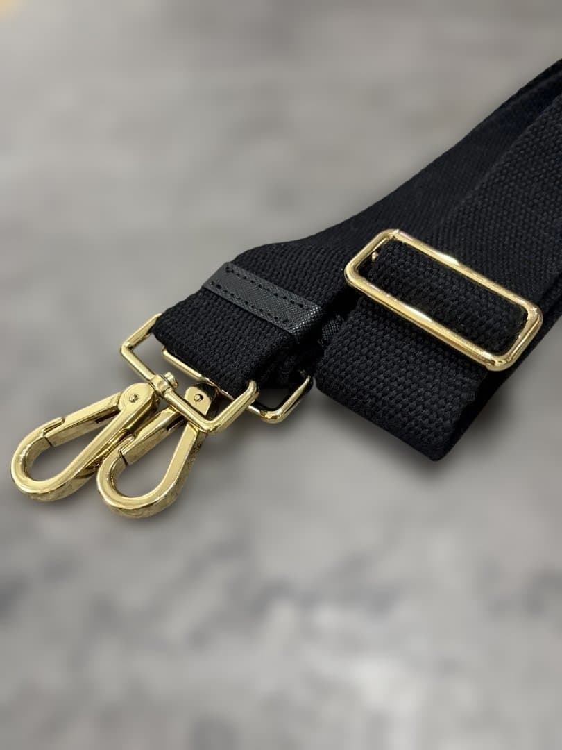 【未使用品】PRADA カナパブラックキャンバスストラップ　黒　ゴールド金具