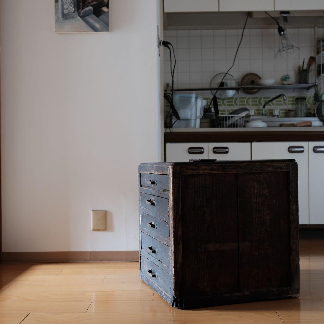 昭和時代の古い木製引き出し家具、大型収納キャビネット