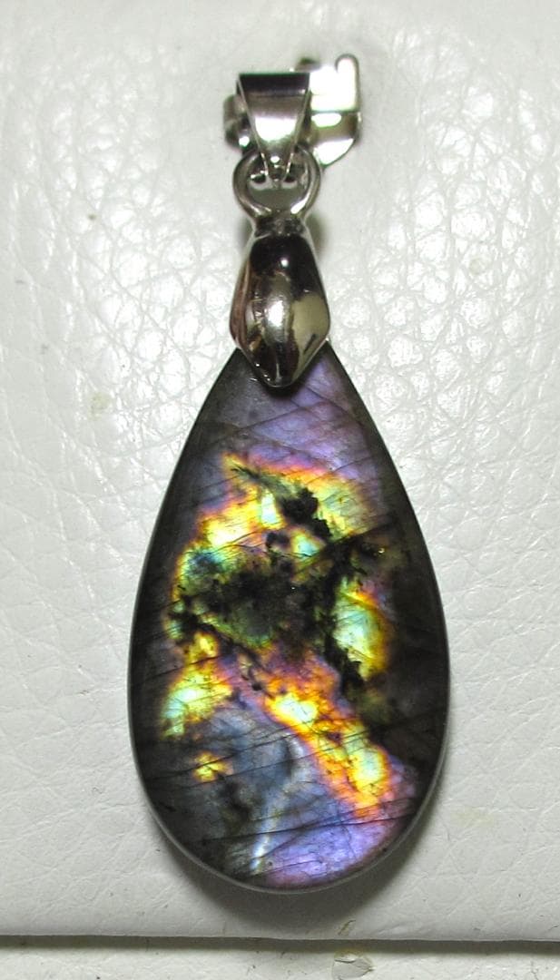 なつ　ラブラドライトのペンダントトップ　１