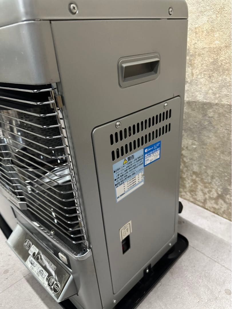 サンポット 煙突式床暖石油ストーブ UFH-779UKC