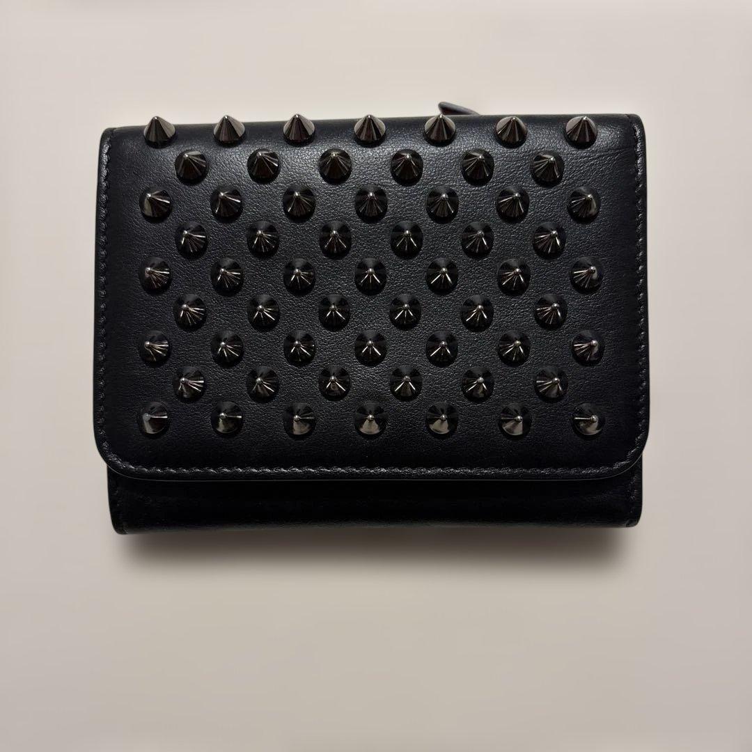 な*か様 Christian Louboutin 三つ折り財布 黒