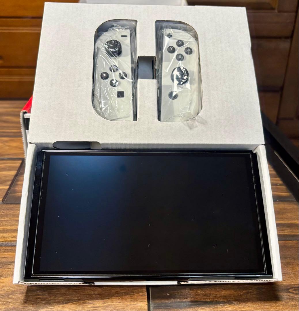 美品【Nintendo Switch 有機ELモデル】