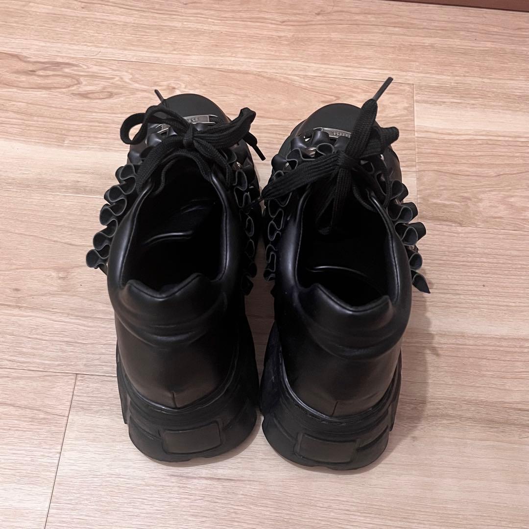 pium フリルベルトボリュームスニーカー