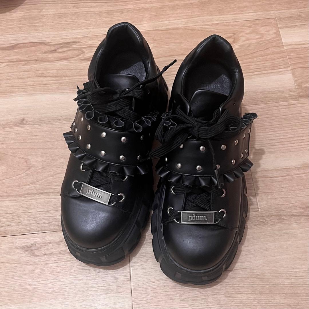 pium フリルベルトボリュームスニーカー