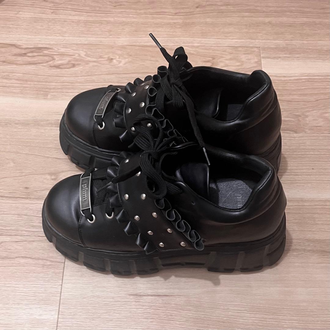 pium フリルベルトボリュームスニーカー