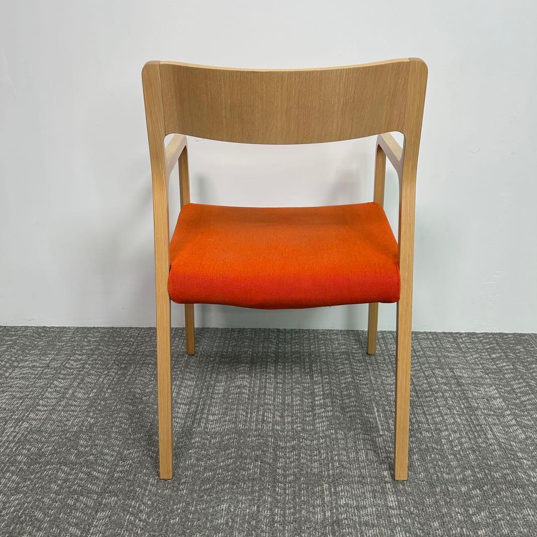 美品　arflex(アルフレックス) RINN,ダイニングチェア　オレンジ.