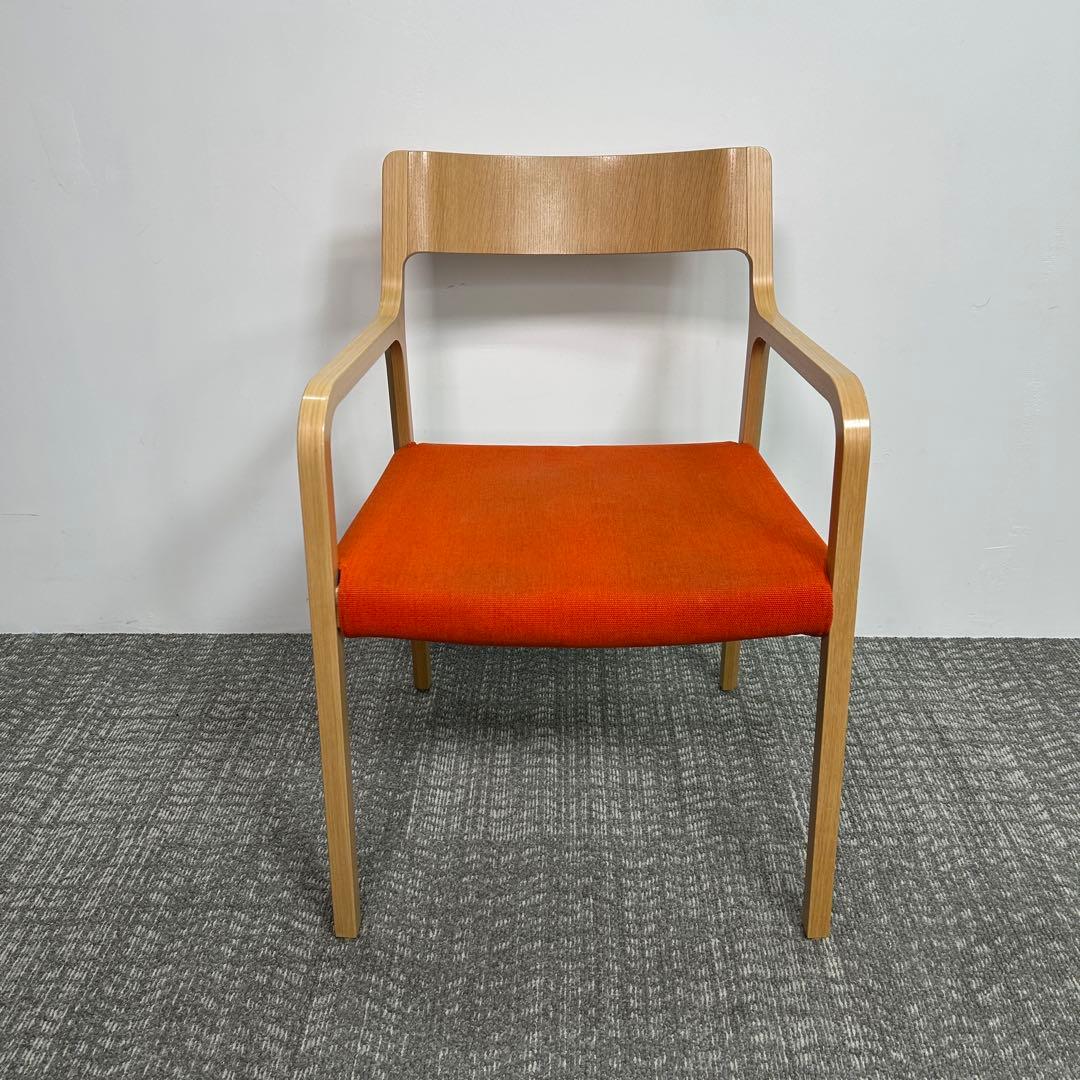 美品　arflex(アルフレックス) RINN,ダイニングチェア　オレンジ.