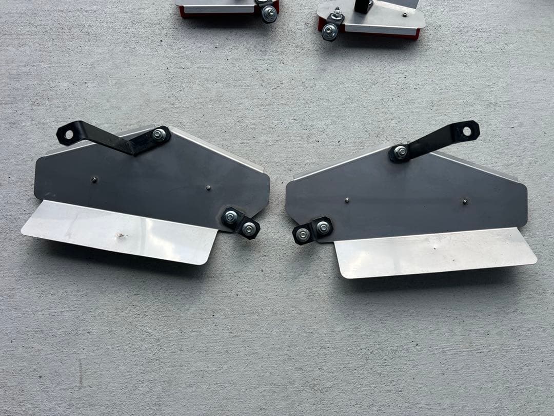 200系ハイエース(2WD）グランドエフェクター【GE1フロント・GE2リア】