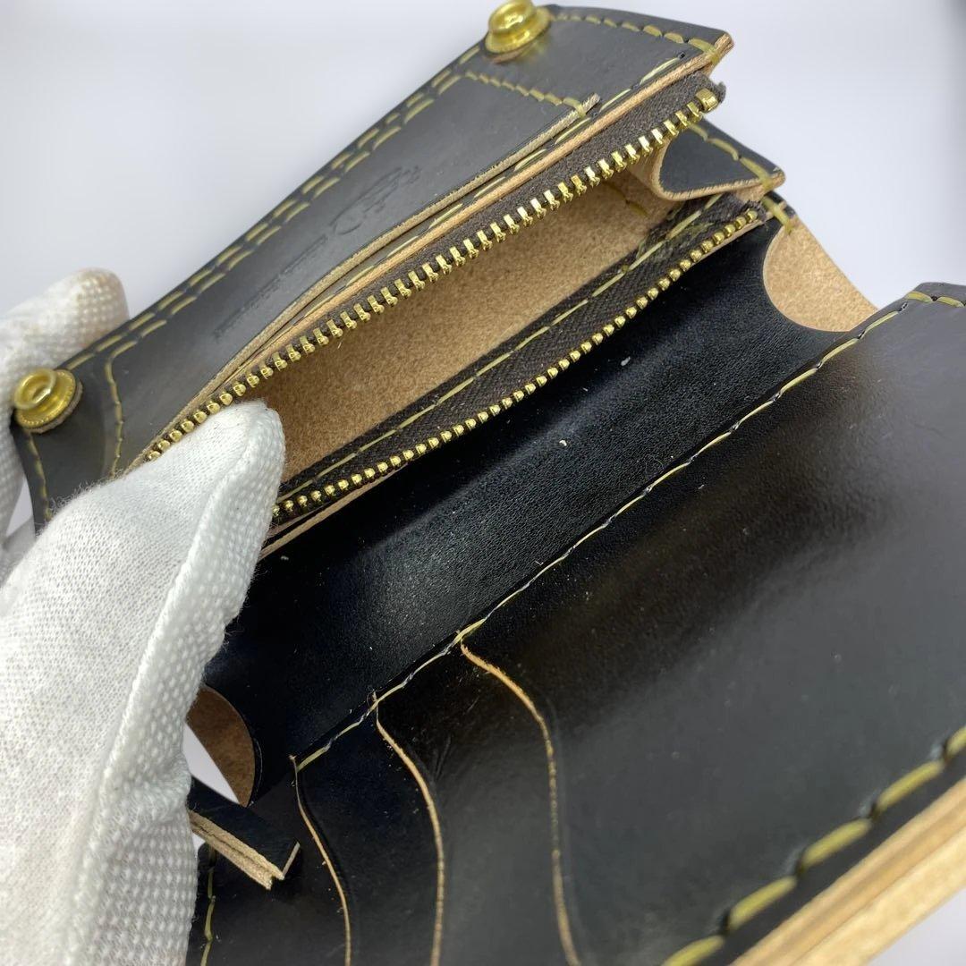 無骨 丘染めブラック ミドルトラッカーウォレット マチ/小判かん BMT0525