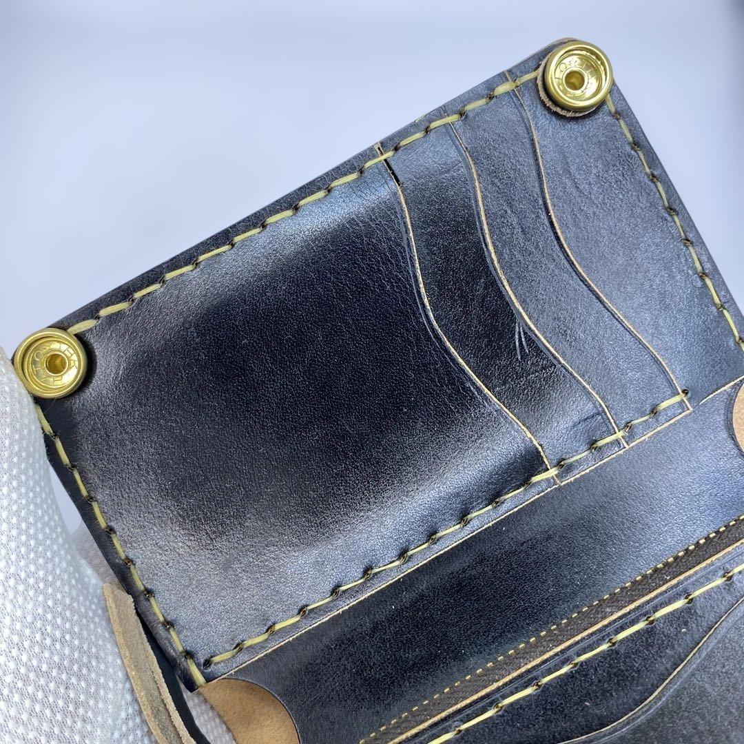 無骨 丘染めブラック ミドルトラッカーウォレット マチ/小判かん BMT0525