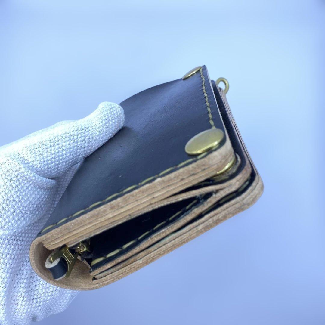 無骨 丘染めブラック ミドルトラッカーウォレット マチ/小判かん BMT0525