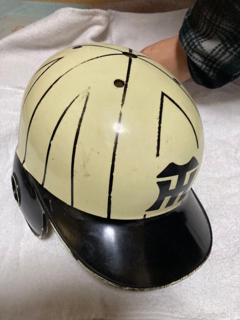 阪神タイガース　本物実使用　ヘルメット 背番号37番