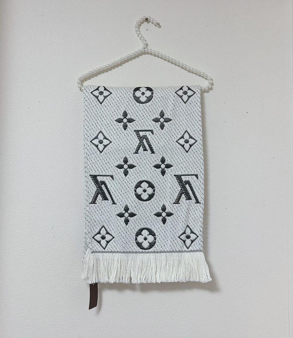 マフラーホワイトロゴ入りLVノベルティ新品