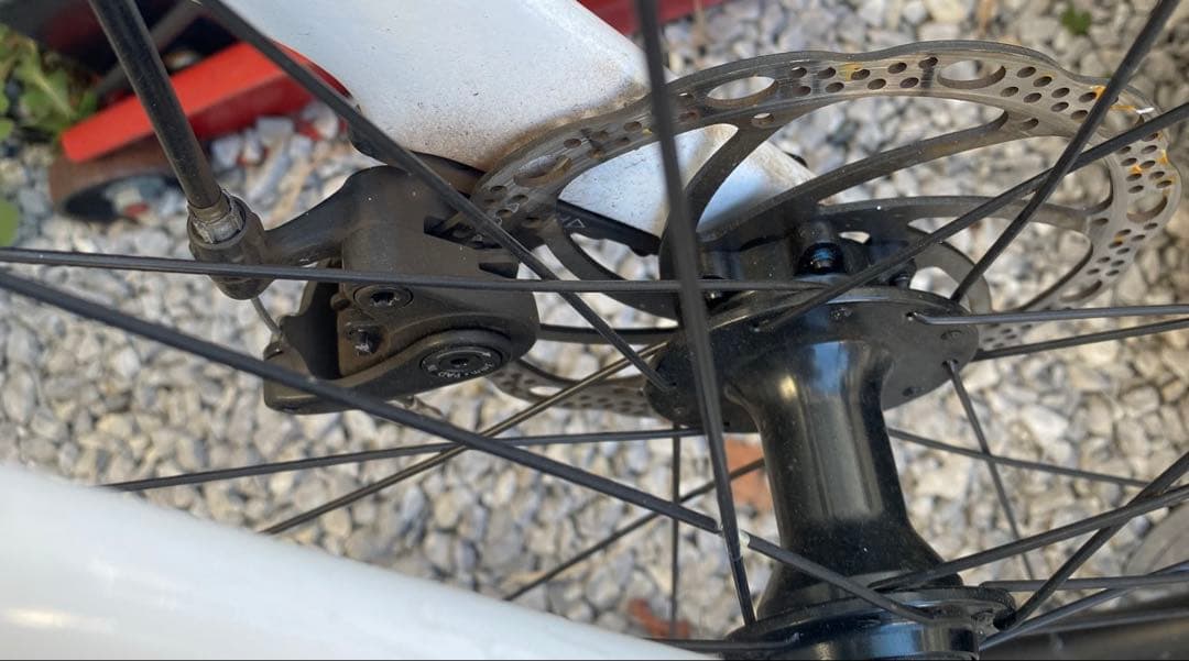 TREK ロードバイク　ホワイト　ライト、テールライト、ワイヤーロック付き