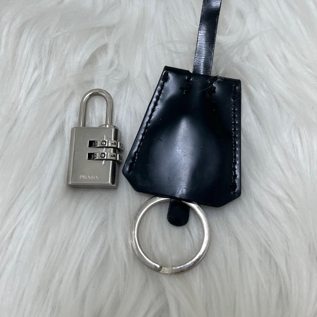 PRADA プラダ　ナイロン ショルダー　トートバッグ三角プレート　白タグあり