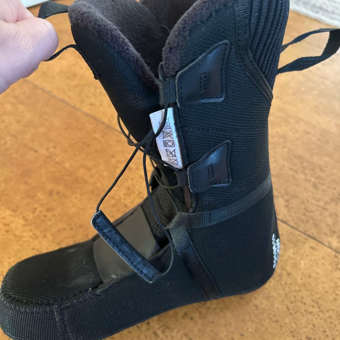 サロモン　キアナ　ダブルボア　23.5