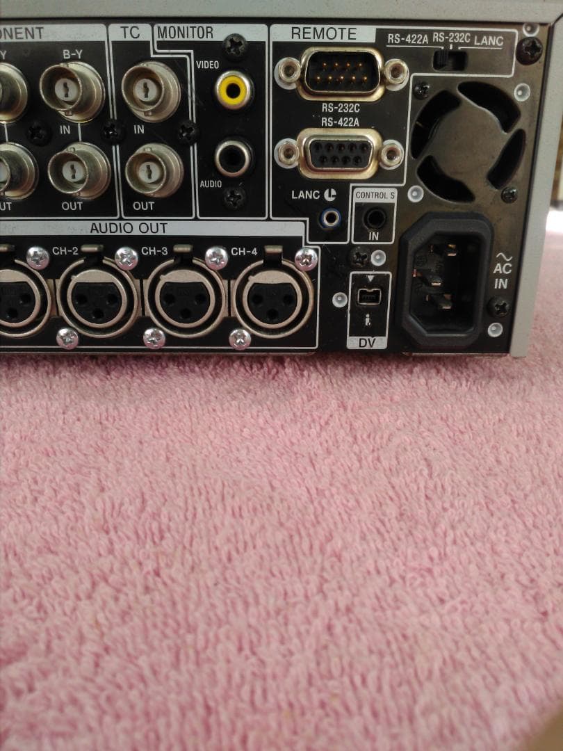 ソニーDVCAM　DSR-45中古動作品難ありの出品です❣