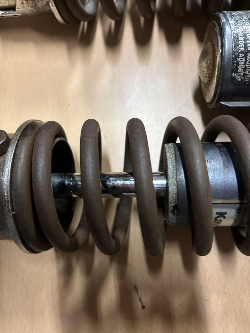 R*a様 ゼファー400 純正リアサスペンション　オーバーホールベース　Zeph