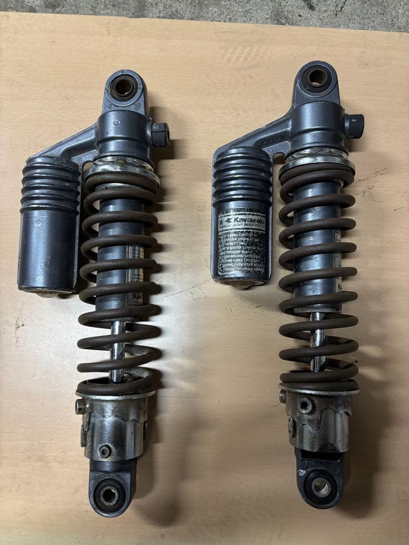 R*a様 ゼファー400 純正リアサスペンション　オーバーホールベース　Zeph
