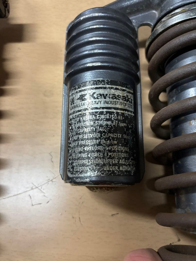 R*a様 ゼファー400 純正リアサスペンション　オーバーホールベース　Zeph
