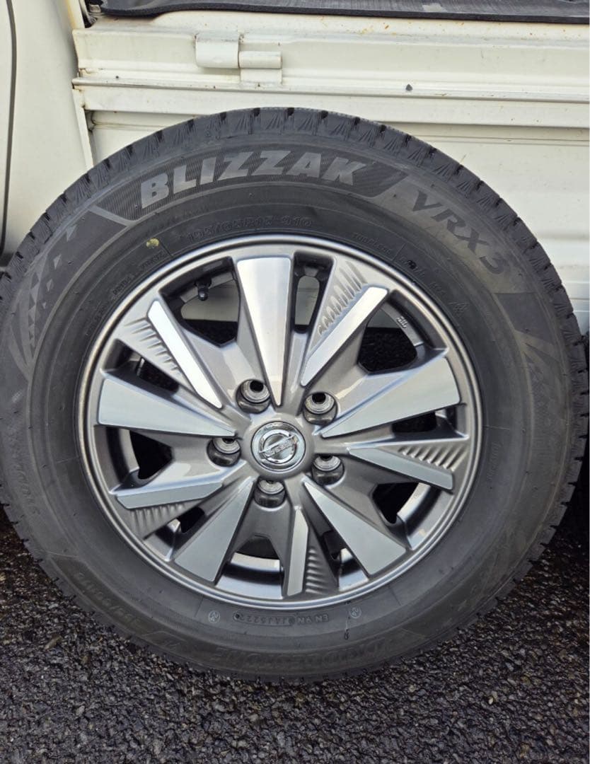 専用　ブリヂストン BLIZZAKスタッドレスVRX3 セレナC27195/65