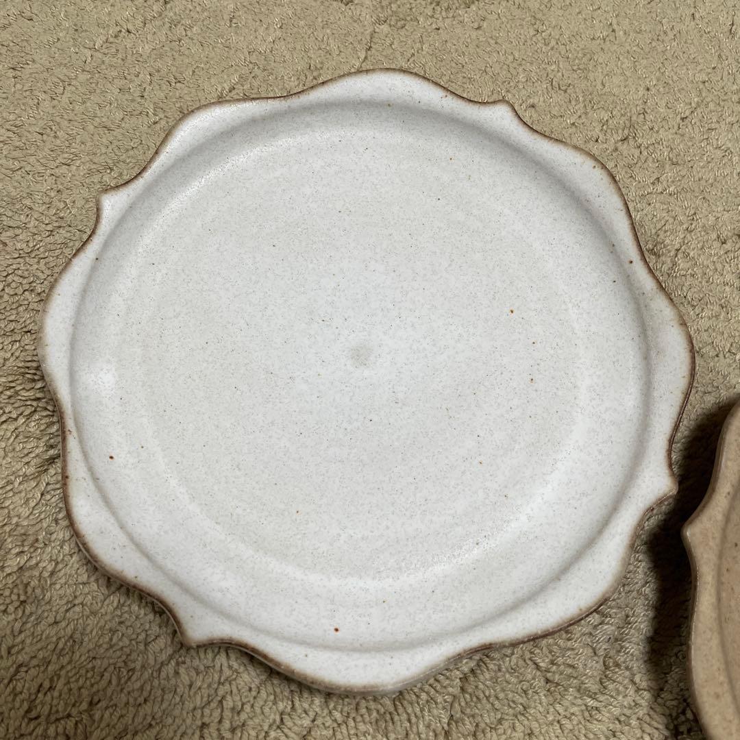 鯨井　円美　稜花皿　白　ピンクベージュ陶器　新品　未使用　2枚セット