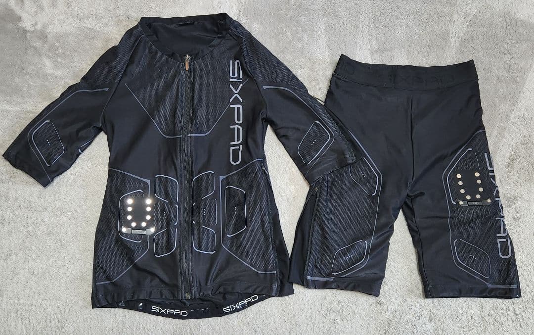 SIXPAD シックスパッド　パワースーツ　上下セット　メンズS