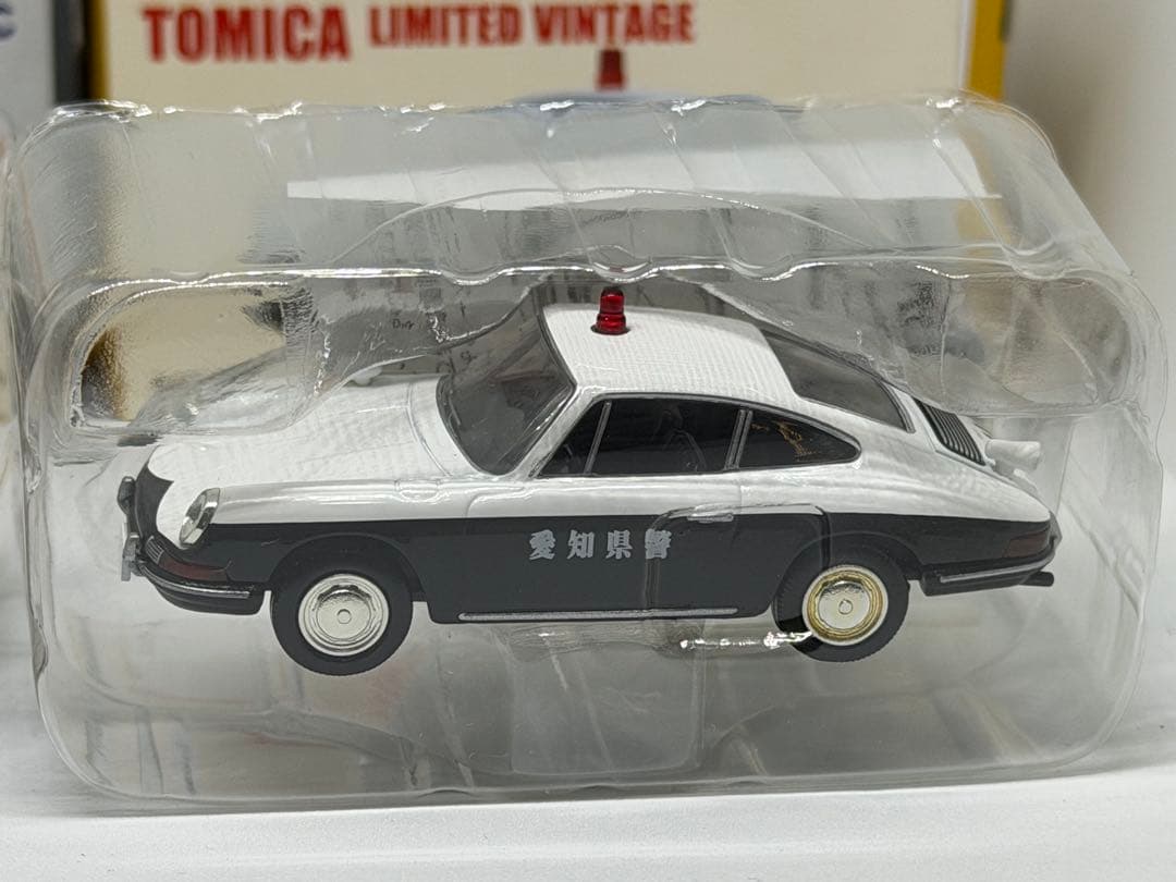トミカリミテッドヴィンテージポルシェ 912 パトロールカー ２台