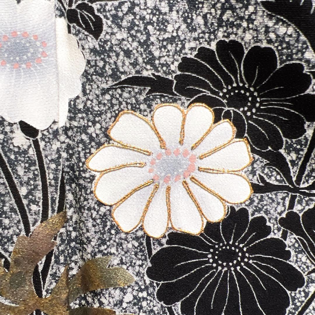 訪問着　金駒刺繍　たたき染　花模様　モノトーン地　着物　124a d