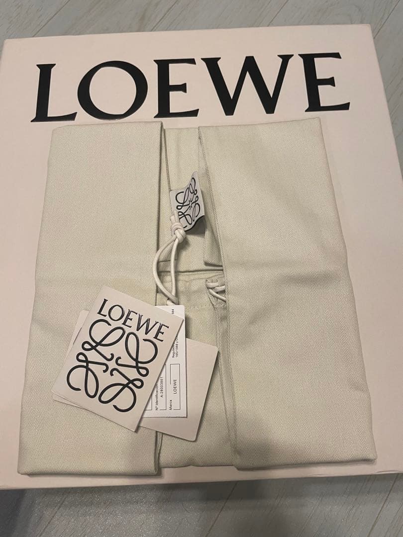 いちご【新品】ロエベ　ハロハット　ストローハット