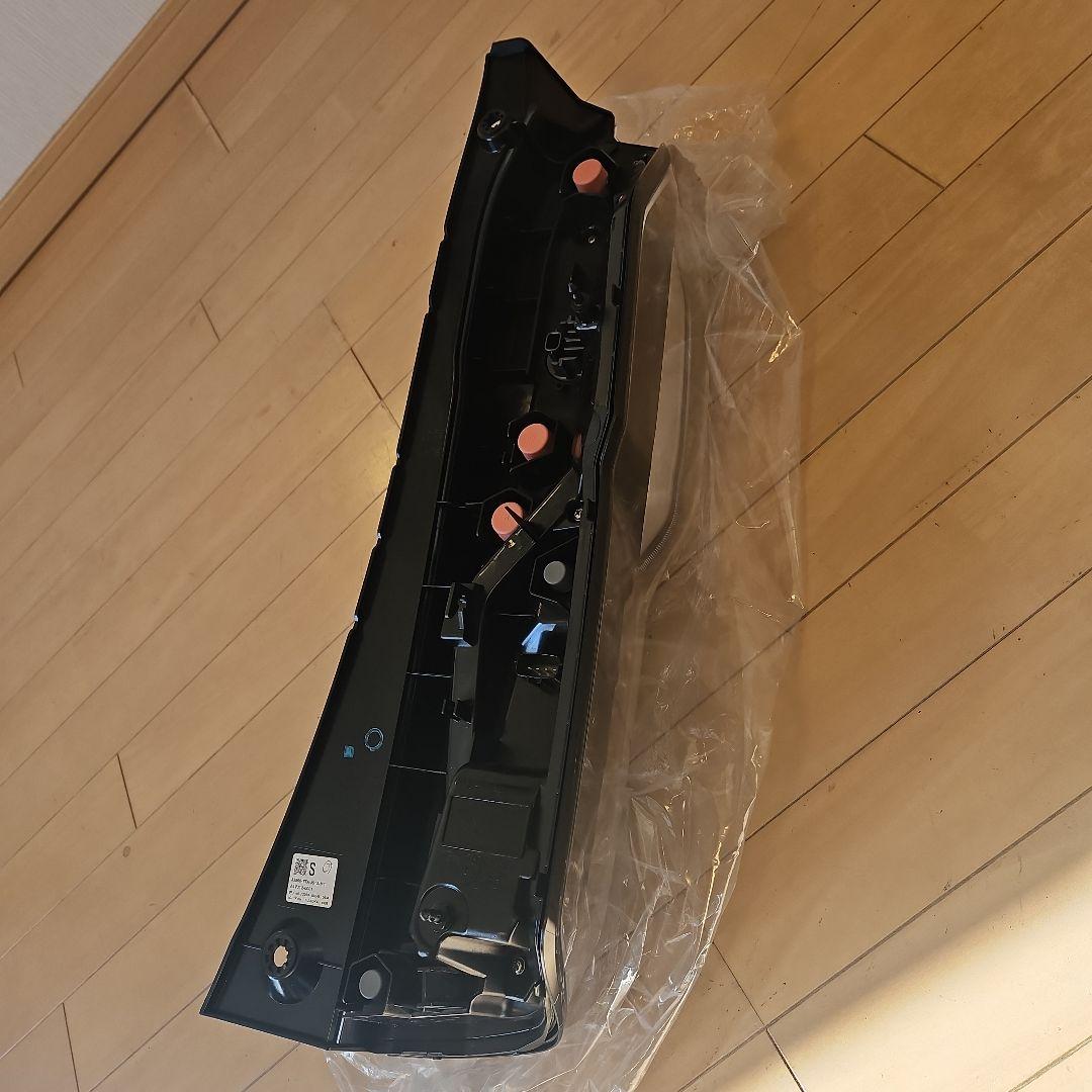 NBOXカスタム　JF-3 左テールランプ　33550-TTA-J513-M1