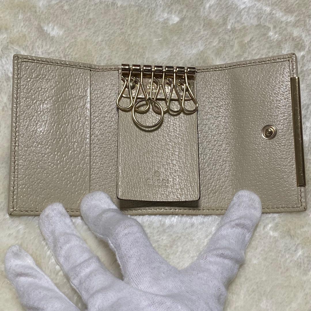 未使用保管品✨グッチ　6連キーケース GGキャンバス総柄　ゴールド金具　白レザー