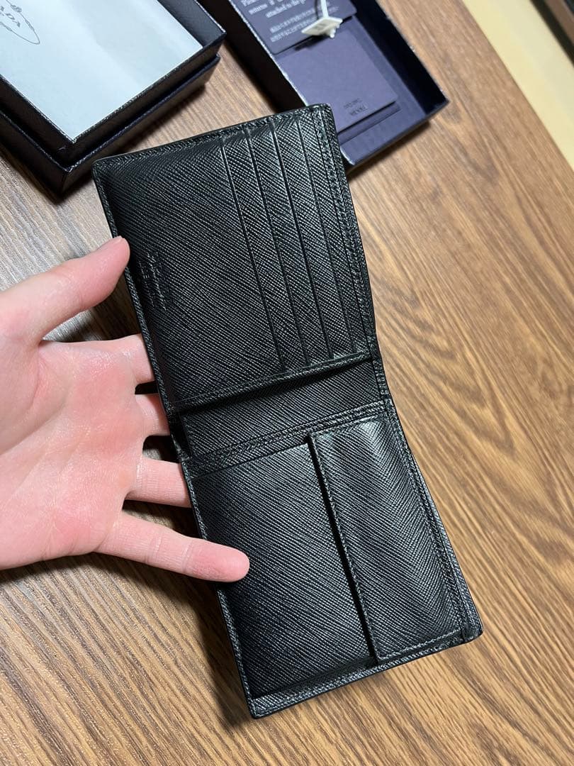 PRADA 折財布