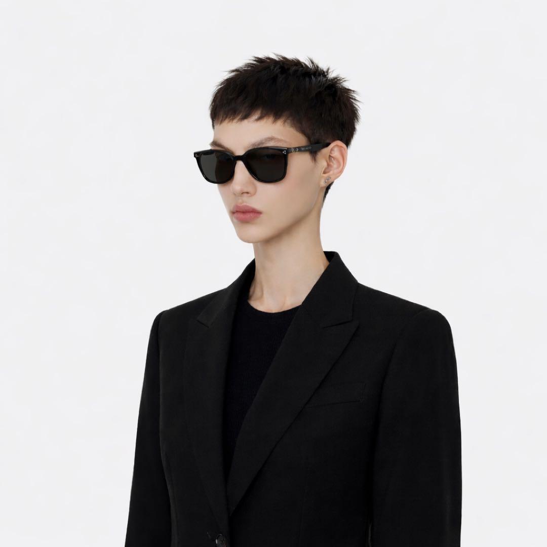 美品 Gentle Monster Her サングラス ブラックm626